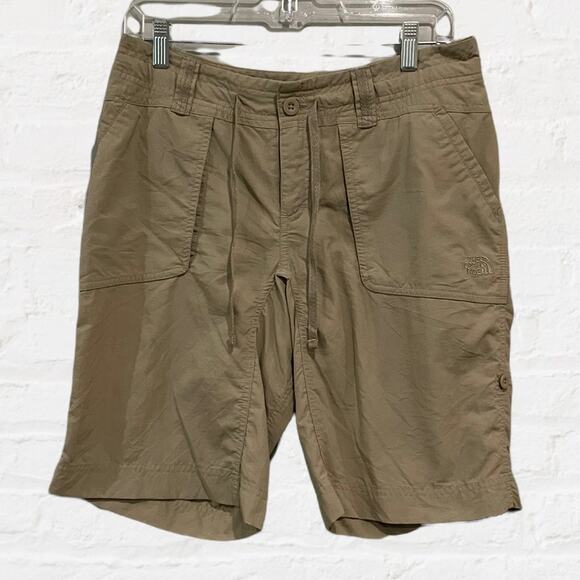 The North Face Long Khaki Shorts Women’s Sz 6 - Picture 1 of 4